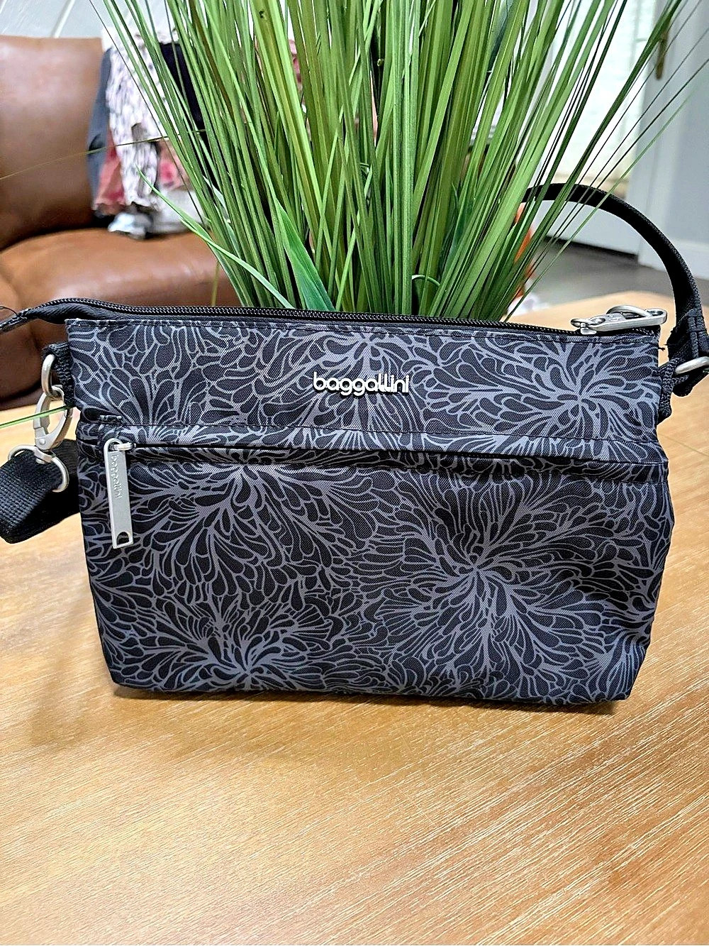 bagallini Floral Crossbody Bag in Black & Gray Like New